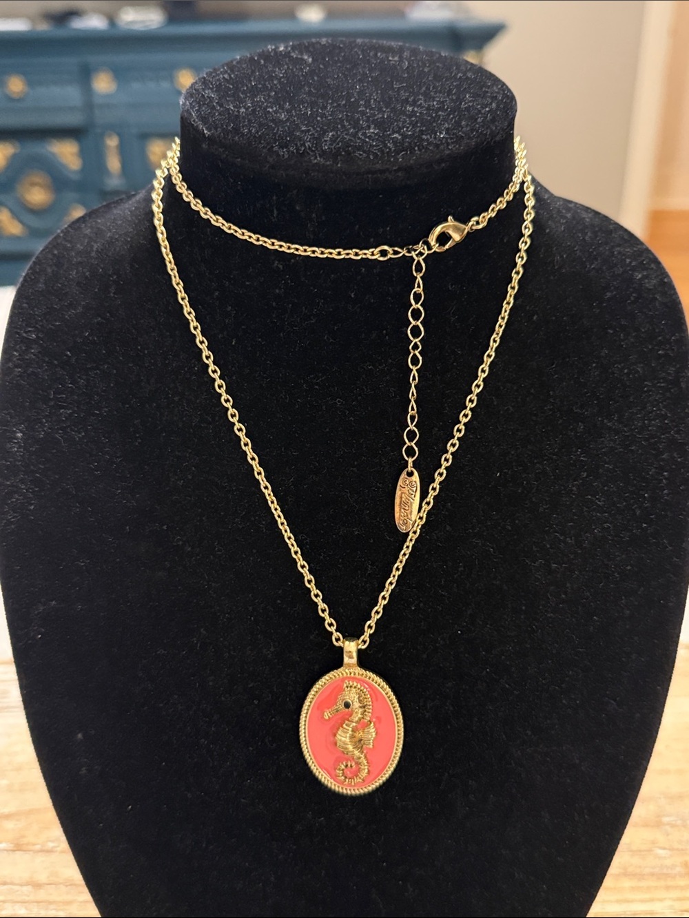 Vintage Plunder Gold Tone Coral Pink Seahorse Oval Pendant Statement Necklace